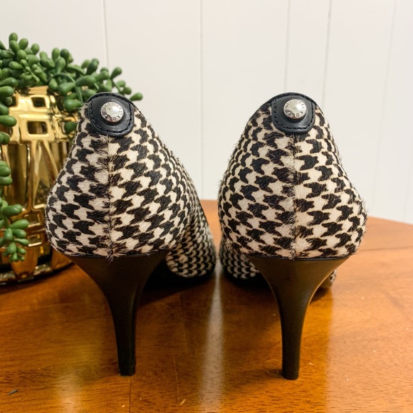 **SOLD** MICHAEL KORS Elisa Houndstooth Heels - Picture 4 of 10